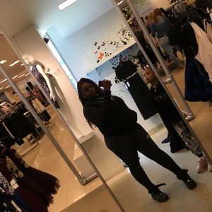 Meet your Posher, Samara